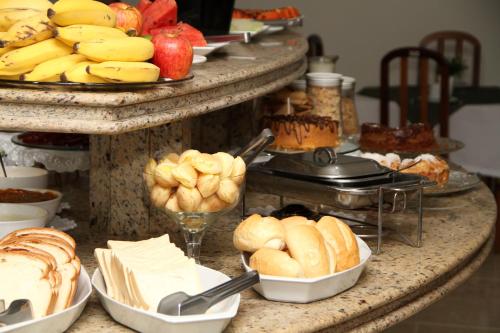 Comida en o cerca de este hotel