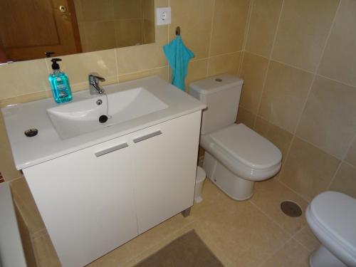 A bathroom at Apartament Lazurowy