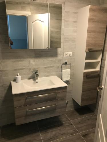 Ένα μπάνιο στο Apartmani Nina
