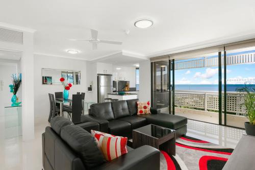Cairns Luxury Seafront Apartment – Photos 2