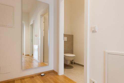 Bilik mandi di Nadland Apartment Wehlistrasse