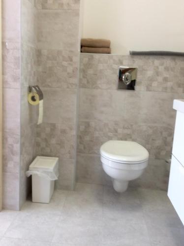 Ένα μπάνιο στο Füredi Virág Villa