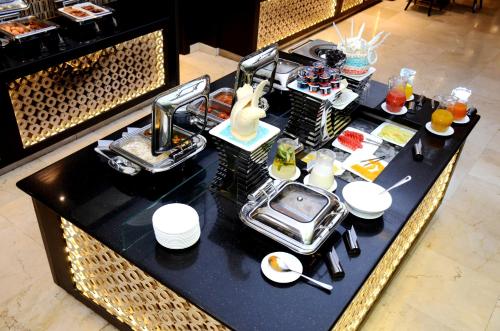 ホテルの敷地内または近くでの食事または食べ物