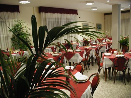 Restorāns vai citas vietas, kur ieturēt maltīti, naktsmītnē Hotel Marystella