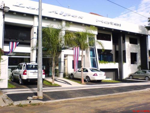 Los Alpes Villa Morra