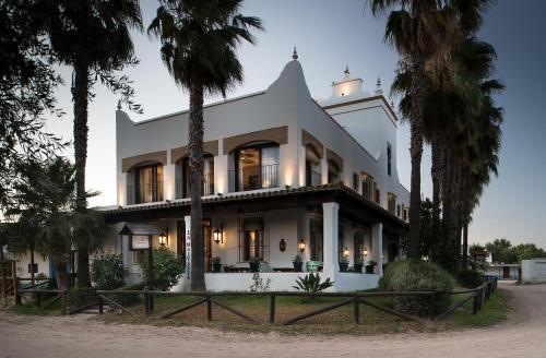 Hotel La Malvasía — Property building