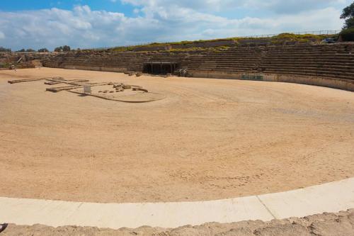 an empty arena with a large dirt field at Czarina Cabin הבקתה הקיסרית והדירה הקיסרית czarina apartment in Caesarea