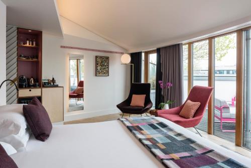Χώρος καθιστικού στο Marrable's Farringdon Hotel
