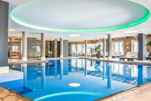Bazén v ubytování Hotel das Seekarhaus nebo v jeho okolí