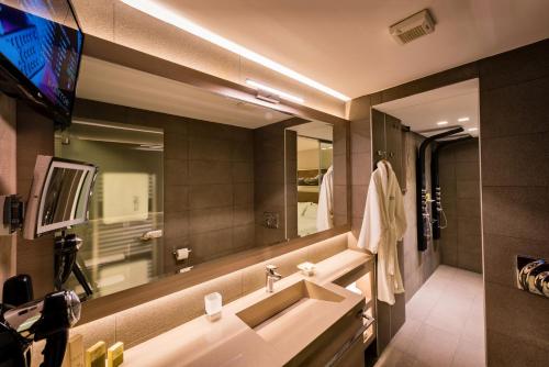 Kallirroe Hotel tesisinde bir banyo