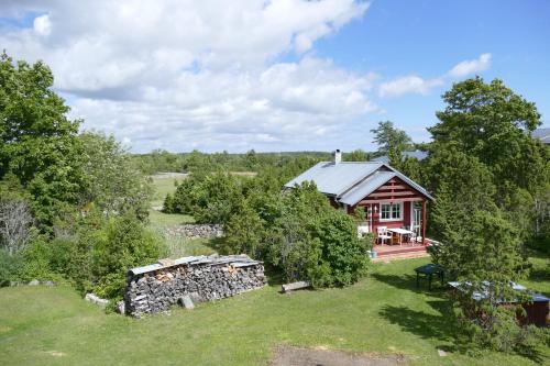 Gallery image of Tinore Holiday Home in Muratsi
