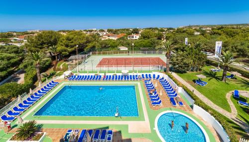 Bazén v ubytování Globales Cala'n Blanes nebo v jeho okolí