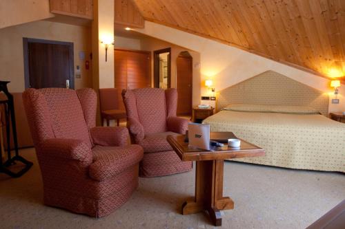 A seating area at Hotel Pavillon