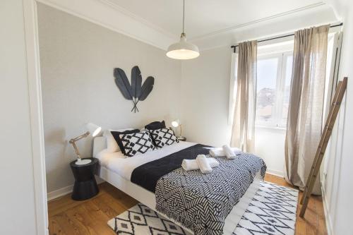 Bonsai Light & Comfort Flat by LovelyStay