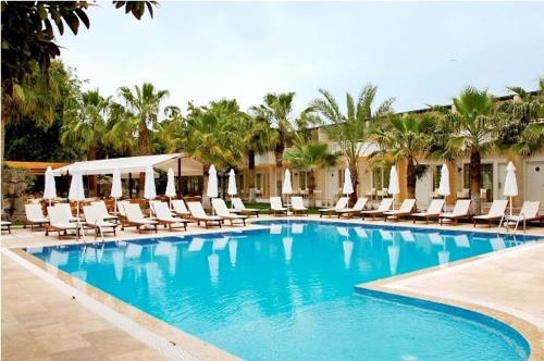 La alberca dentro o cerca de Sunprime Dogan Side Beach - Adult Only (+16)