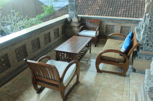 Zona de estar de Sunarta House Homestay