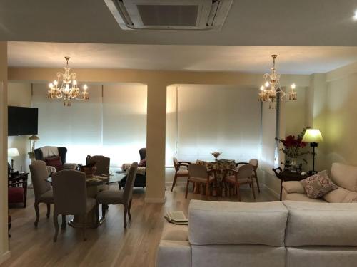 Piso Exclusivo en Alfonso el Sabio, Alicante – Updated 2022 ...