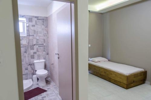 Ett badrum på Maestro Apartments Faliraki