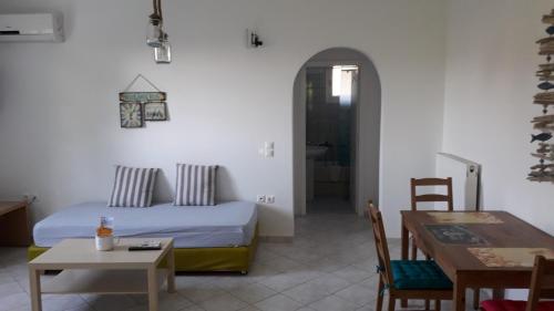 Φωτογραφία από το άλμπουμ του Naxos olive & home στις Εγκαρές