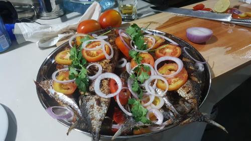 Comida en la casa de huéspedes o alrededores