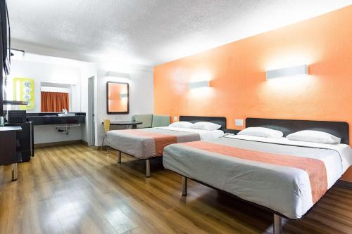 Gallery image of Motel 6-Long Beach, CA - International City in Long Beach