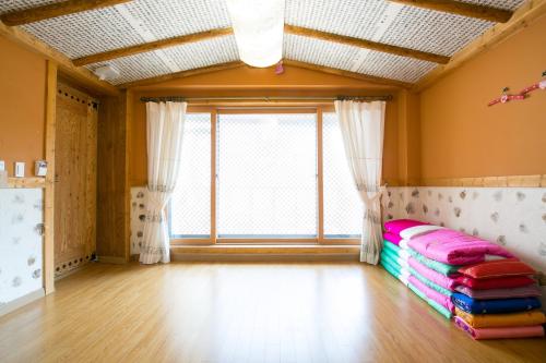 Foto da galeria de Ddlanche Guesthouse New Building em Jeonju