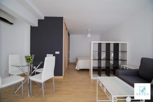 Apartamentos Seven Village
