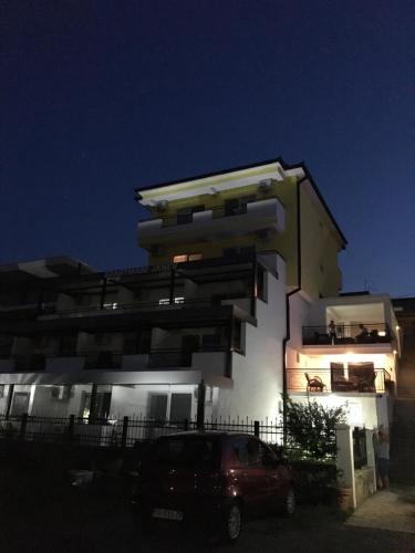 Gallery image of Apartments and Villas Janev in Star Dojran