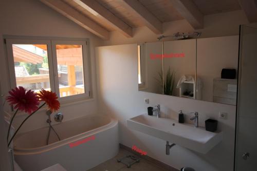 Koupelna v ubytování Choralm-Blick
