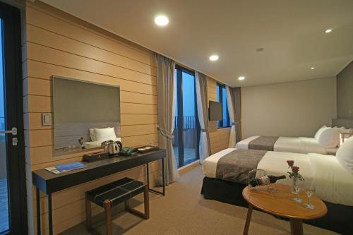 Gallery image of I-Jin Hotel in Jeju