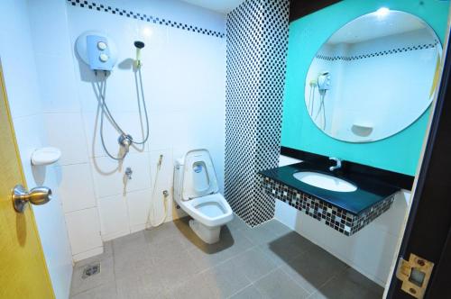 The Great Hotel Hatyai tesisinde bir banyo