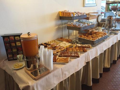 Jídlo v hotelu nebo okolí