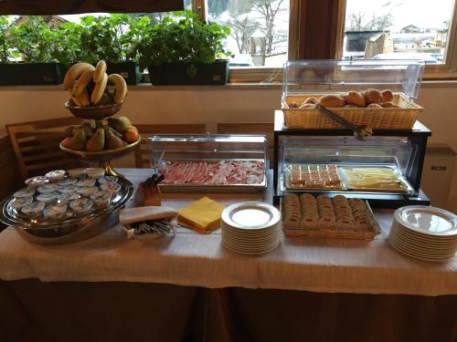 Jídlo v hotelu nebo okolí