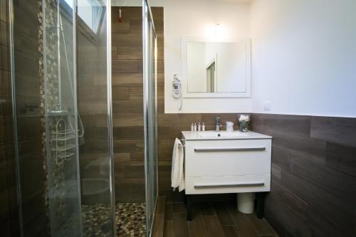 A bathroom at Hotel La Torraccia