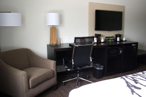 TV a/nebo společenská místnost v ubytování Sleep Inn & Suites Galion