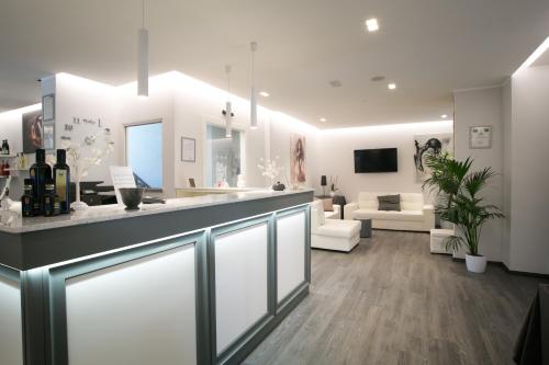 TV a/nebo společenská místnost v ubytování Hotel La Torraccia