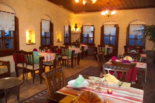 En restaurant eller et andet spisested på Hotel Lalesaray