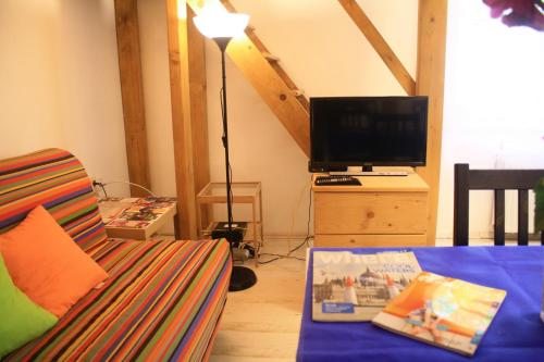 Televisyen dan/atau pusat hiburan di Ó-Újlak Apartman