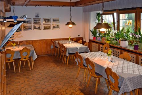 ห้องอาหารหรือที่รับประทานอาหารของ Hotel Grüner Baum