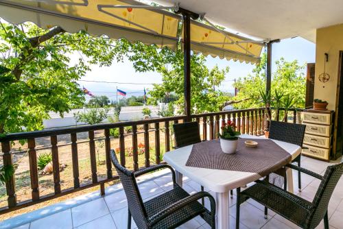En balkong eller terrass på Villa Vrachos