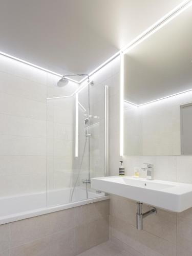 Ένα μπάνιο στο Brit Hotel Codalysa Marne la Vallée - Torcy