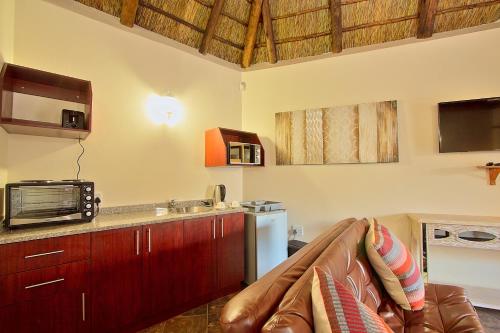 Dapur atau dapur kecil di Royal Marlothi Kruger Safari Lodge and Spa