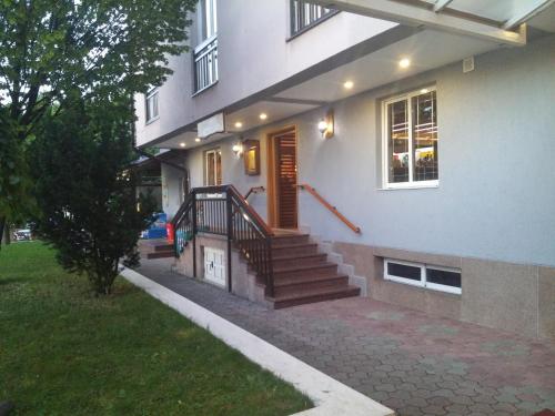 Το κτήριο όπου στεγάζεται  το ξενοδοχείο