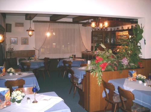 Un restaurant sau alt loc unde se poate mânca la Hotel Gasthaus Keune