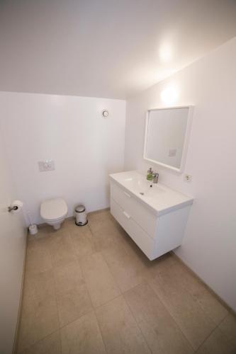 Ein Badezimmer in der Unterkunft Blabjorg Resort