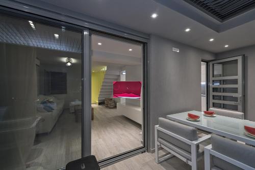 Postel nebo postele na pokoji v ubytování Aenaon Seaview Villa