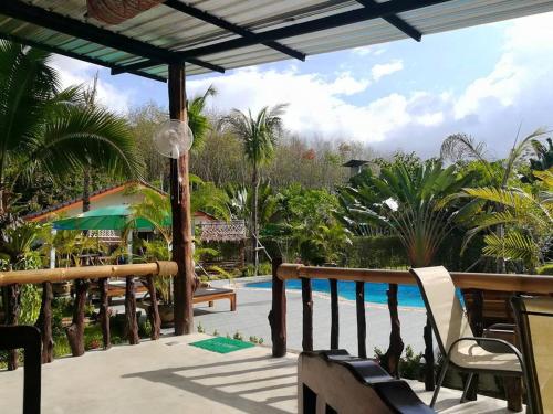 Výhled na bazén z ubytování Thai Break Resort nebo okolí
