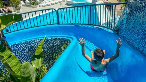 Bazén v ubytování Hotel RH Vinaros Playa & Spa 4* Sup nebo v jeho okolí