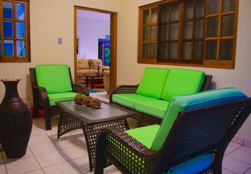 Ruang duduk di Hotel Fontana