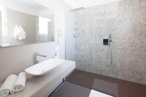 Koupelna v ubytování Hotel Columbia & Ninfea